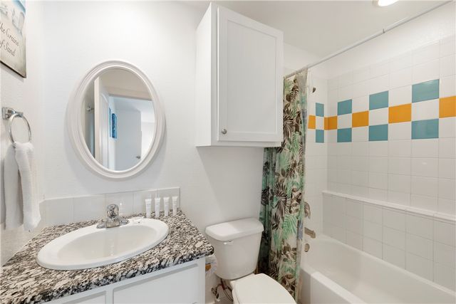 2120 11th St 302, Port Aransas, TX 78373