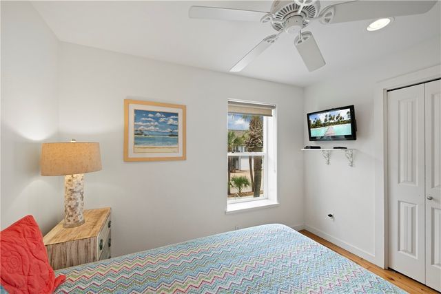 2120 11th St 302, Port Aransas, TX 78373