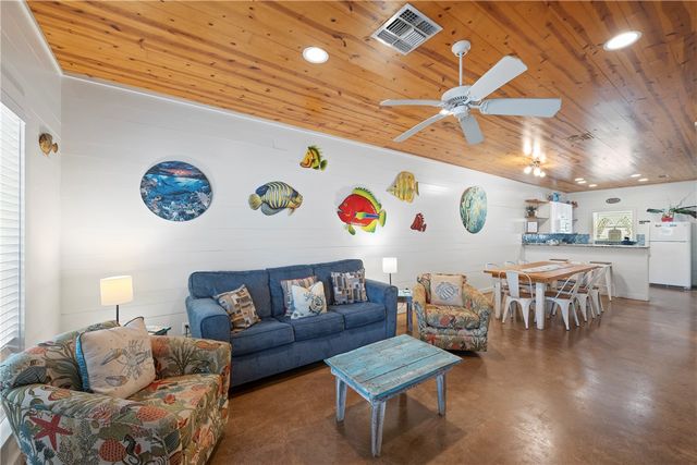 2120 11th St 302, Port Aransas, TX 78373
