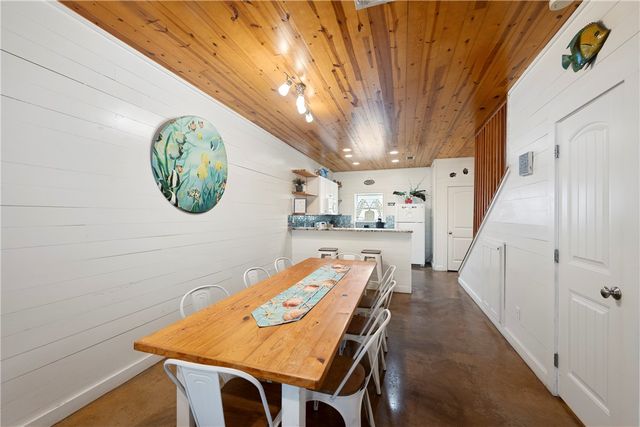 2120 11th St 302, Port Aransas, TX 78373