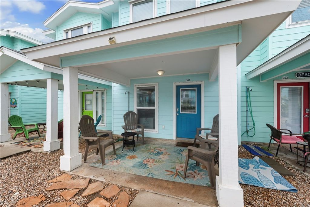 2120 11th St 302, Port Aransas, TX 78373
