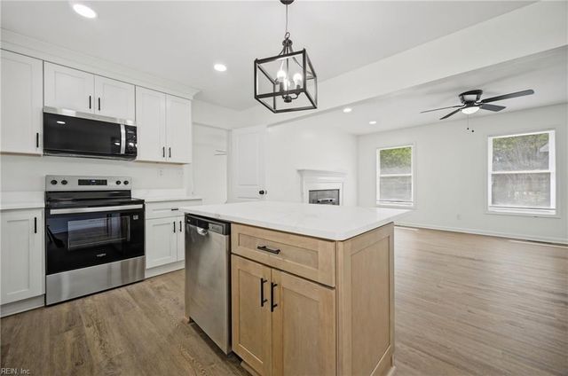 117 Gawain DR, Newport News, VA 23602