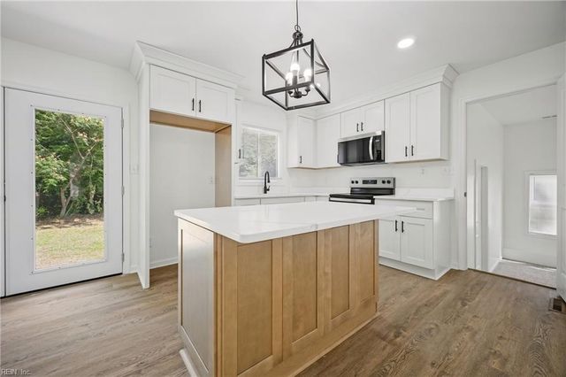 117 Gawain DR, Newport News, VA 23602