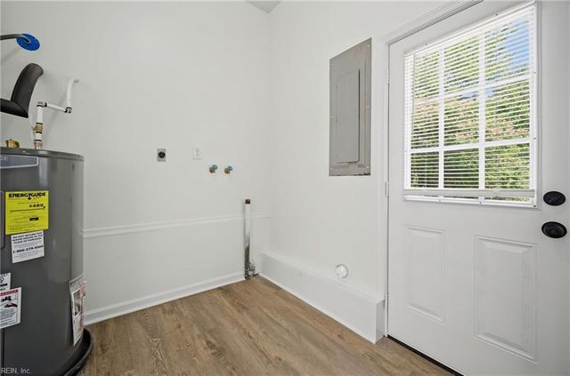 117 Gawain DR, Newport News, VA 23602