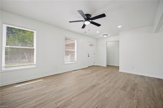 117 Gawain DR, Newport News, VA 23602