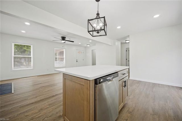 117 Gawain DR, Newport News, VA 23602