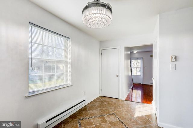 1113 WILLIAMSBURG RD, Lancaster, PA 17603