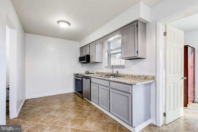 1113 WILLIAMSBURG RD, Lancaster, PA 17603