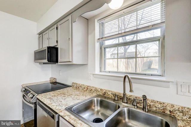 1113 WILLIAMSBURG RD, Lancaster, PA 17603