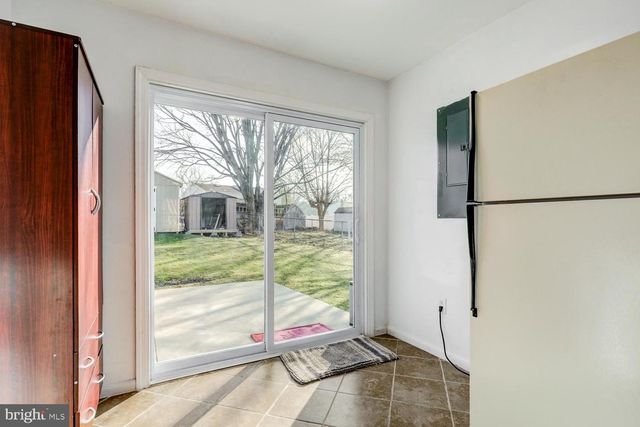 1113 WILLIAMSBURG RD, Lancaster, PA 17603