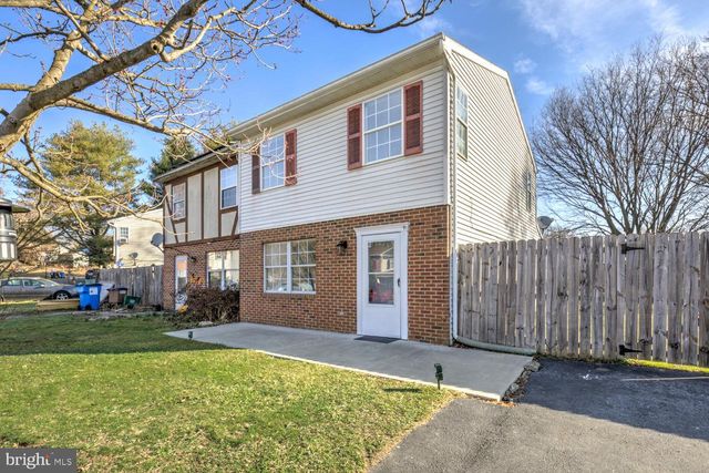 1113 WILLIAMSBURG RD, Lancaster, PA 17603