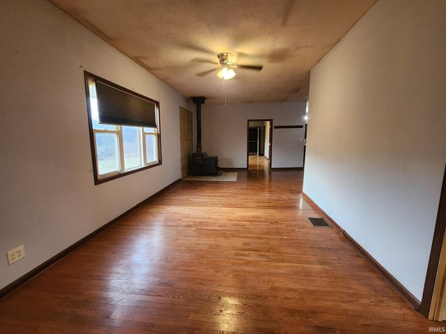 10707 N Jones Gap Road, Edwardsport, IN 47528