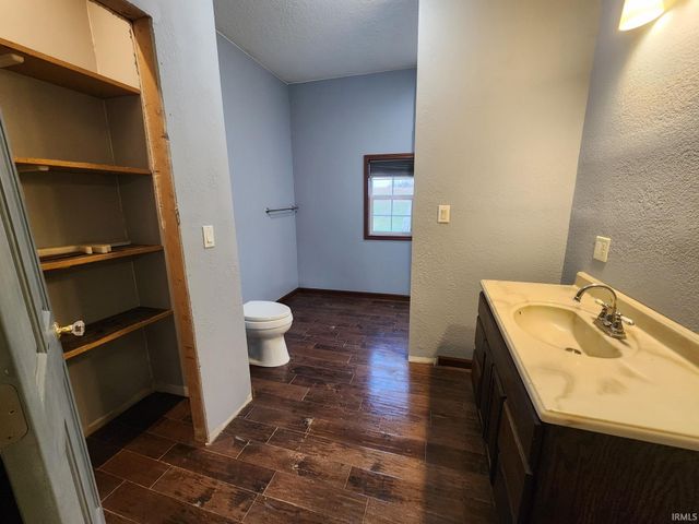 10707 N Jones Gap Road, Edwardsport, IN 47528