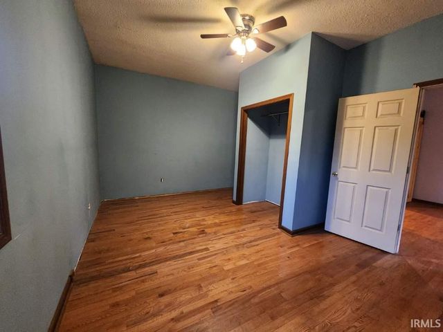 10707 N Jones Gap Road, Edwardsport, IN 47528