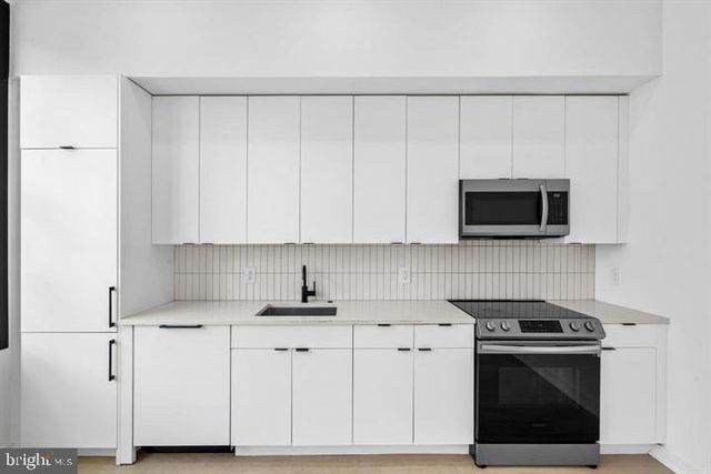 2525 FRANKFORD AVE, Philadelphia, PA 19125