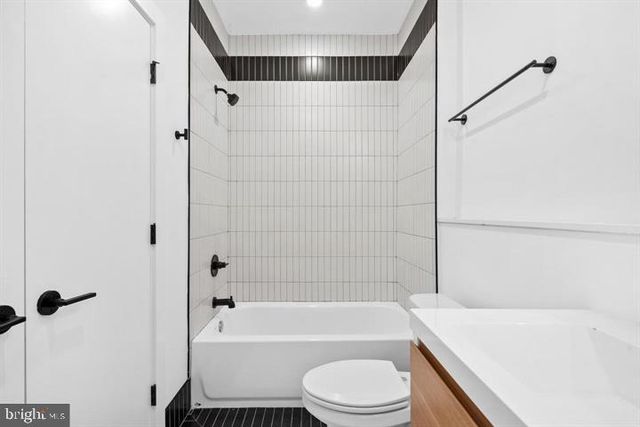 2525 FRANKFORD AVE, Philadelphia, PA 19125