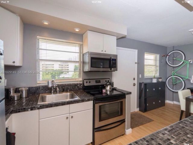 947 Lenox Ave 404, Miami Beach, FL 33139