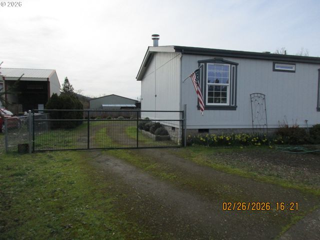 323 EASY St, Sutherlin, OR 97479