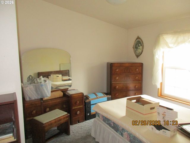 323 EASY St, Sutherlin, OR 97479