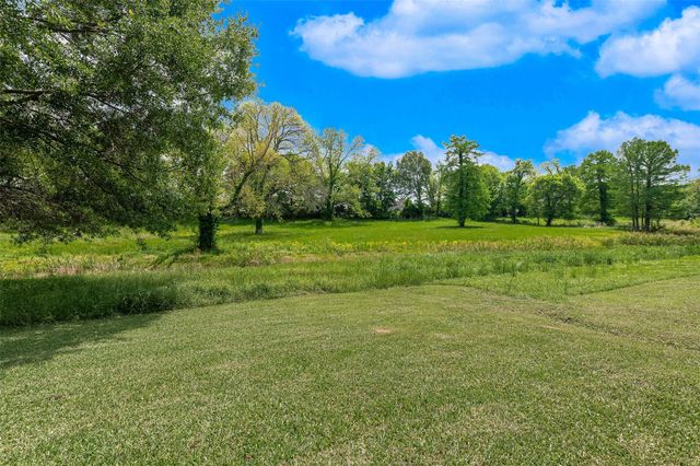 2564 Swan Lake Road, Bossier City, LA 71111