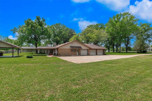 2564 Swan Lake Road, Bossier City, LA 71111