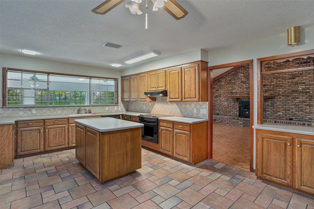 2564 Swan Lake Road, Bossier City, LA 71111