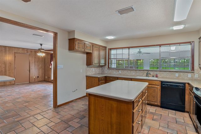2564 Swan Lake Road, Bossier City, LA 71111