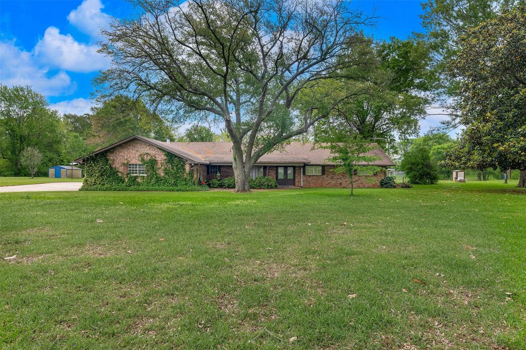 2564 Swan Lake Road, Bossier City, LA 71111