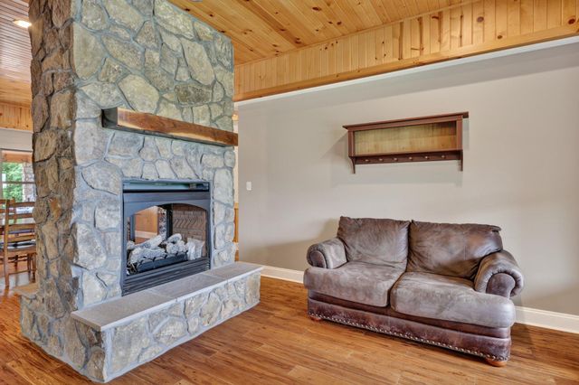 1996 BUCK MOUNTAIN RD, Bentonville, VA 22610