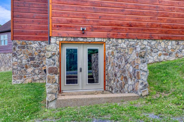 1996 BUCK MOUNTAIN RD, Bentonville, VA 22610
