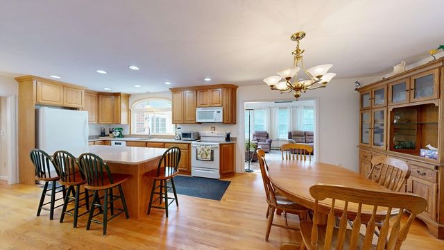 42 Clear Pond Road, Lakeville, MA 02347