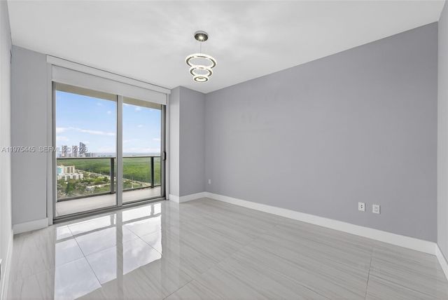16385 Biscayne Boulevard 2920, North Miami Beach, FL 33160