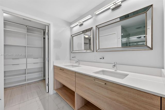 16385 Biscayne Boulevard 2920, North Miami Beach, FL 33160
