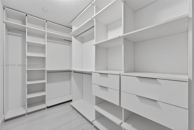 16385 Biscayne Boulevard 2920, North Miami Beach, FL 33160