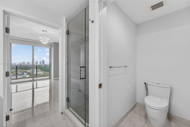 16385 Biscayne Boulevard 2920, North Miami Beach, FL 33160