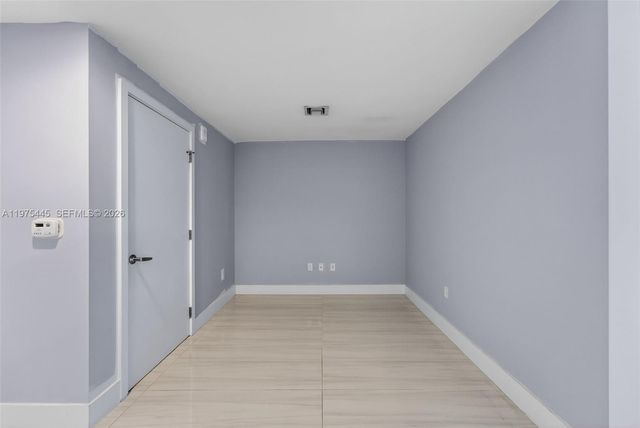16385 Biscayne Boulevard 2920, North Miami Beach, FL 33160