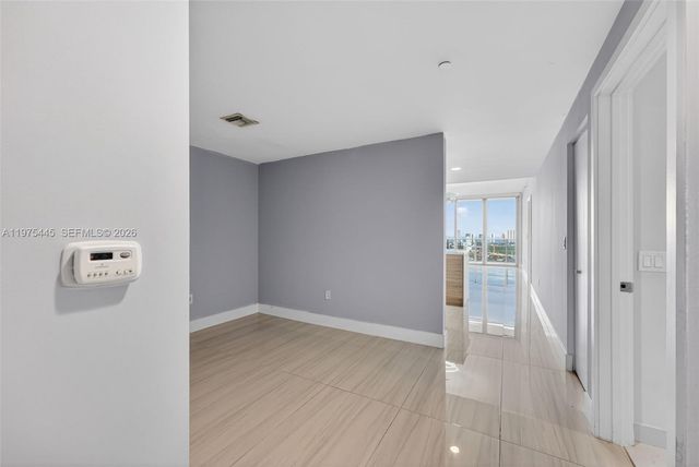 16385 Biscayne Boulevard 2920, North Miami Beach, FL 33160