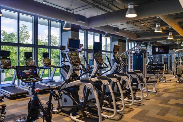 16385 Biscayne Boulevard 2920, North Miami Beach, FL 33160