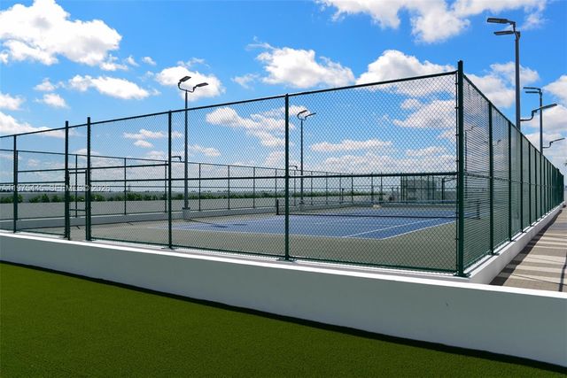 16385 Biscayne Boulevard 2920, North Miami Beach, FL 33160