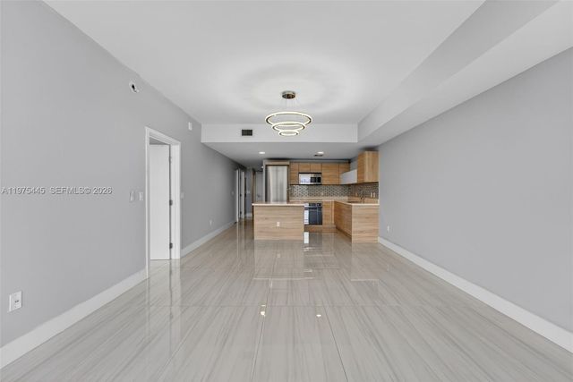 16385 Biscayne Boulevard 2920, North Miami Beach, FL 33160