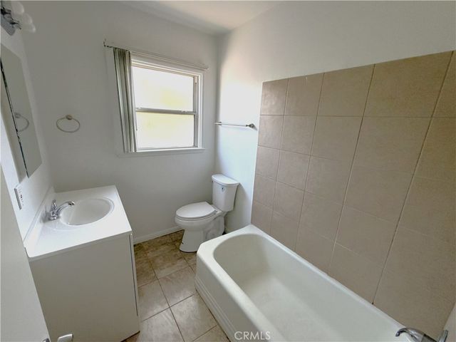 13944 Sayre Street, Sylmar, CA 91342