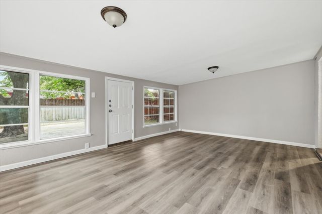 2129 Gaylord Drive, Dallas, TX 75227