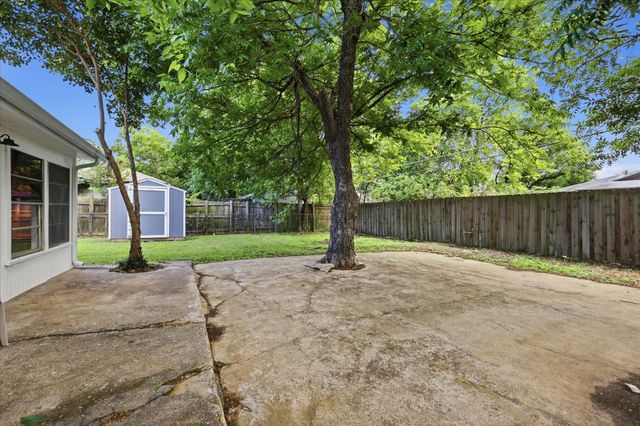 2129 Gaylord Drive, Dallas, TX 75227