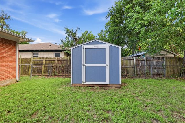 2129 Gaylord Drive, Dallas, TX 75227