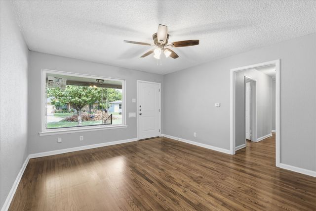 2129 Gaylord Drive, Dallas, TX 75227