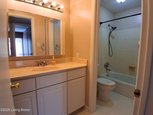 1935 Gardiner Ln H117, Louisville, KY 40205