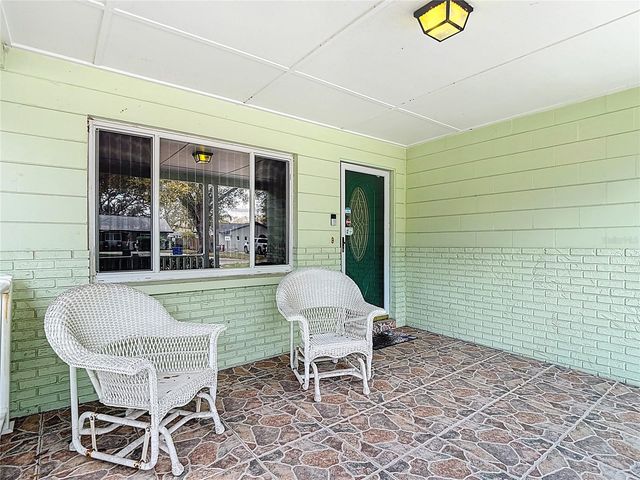 11328 N OAKLEAF AVENUE, Tampa, FL 33612