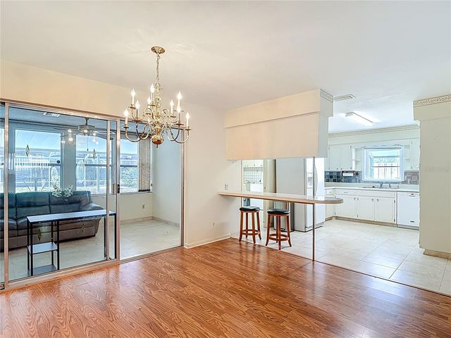 11328 N OAKLEAF AVENUE, Tampa, FL 33612