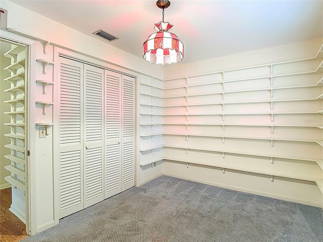 11328 N OAKLEAF AVENUE, Tampa, FL 33612