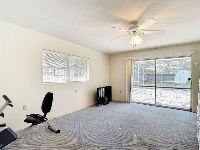 11328 N OAKLEAF AVENUE, Tampa, FL 33612